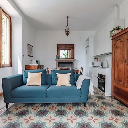 Apartman Eugenia - By Myhomeincomo